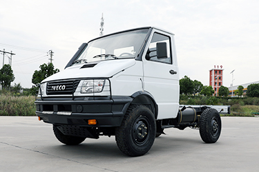 4×4小型長(zhǎng)頭越野底盤_NJ2045依維柯四驅(qū)改裝_多功能四驅(qū)短頭卡車出庫